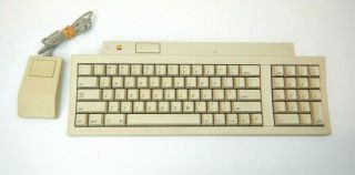 Vintage Apple Macintosh Keyboard Ii Model No.  M0487 With Desktop Bus Mouse G5431