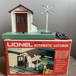 Vintage Lionel Model Train O Scale Automatic Gateman 6 - 2145 Lighted Shanty Rr