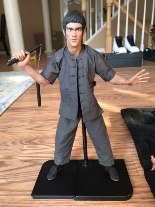 Enterbay Bruce Lee 1/6 Scale Figure Set With Stand