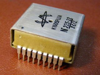 Nos Bubble Ram Memory К1605РЦ1А Chip 3d.  2.  M Ferrite Core Memory Plate 128 Bit