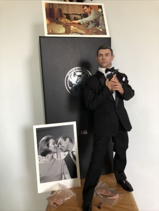 James Bond 1:6 Sean Connery Goldfinger 007 Mi6 Agent Black Box Hot Toy