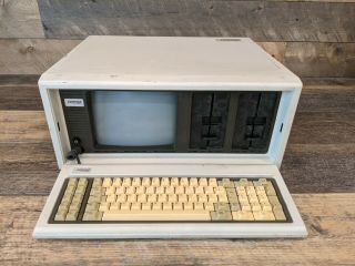 Vintage Compaq Portable Desktop Computer With Manuals,  As - Is (2 Of 3)