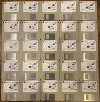 Vintage Apple Macintosh Os 7.  6/7.  6.  1 On 25 Floppy Disks In Good Order