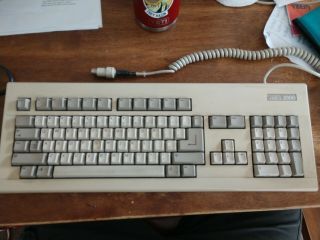 Commodore Amiga 2000 A2000 Keyboard Parts Broken