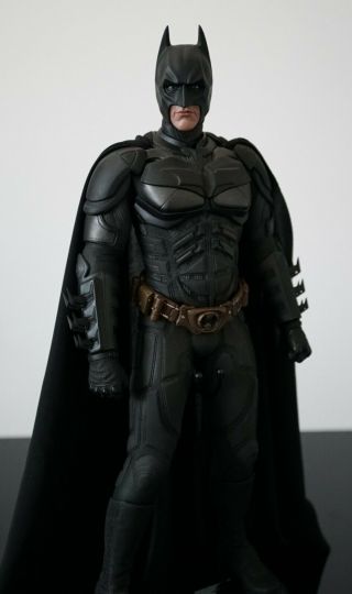 Hot Toys The Dark Knight Batman Mms71 1/6 Scale Figure W/ Custom Cape Sideshow