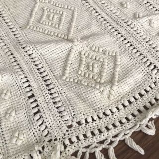 Vintage Handmade Crotchet Knit Throw Blanket Beige Chunky Knotted Pom 60”x70”