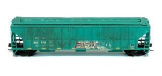 Red Caboose N Scale Rib Side 3 Bay Covered Hopper Bn454418 Decorated