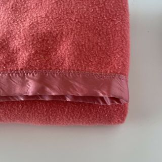 Vintage Acrylic Thermal Satin Trim Blanket 72 x 78 Pink 3