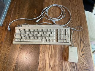 Vintage Apple Macintosh Keyboard Ii Model No.  M0487 With Desktop Bus Mouse