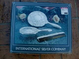Nib Vtg International Silver Company No.  99117931 3 Pc Set,  Mirror,  Brush,  Comb
