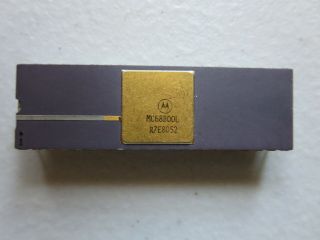 Vintage Motorola Mc68b00l (6800) Microprocessor Sbdip - 40 Pin (partial) Gold