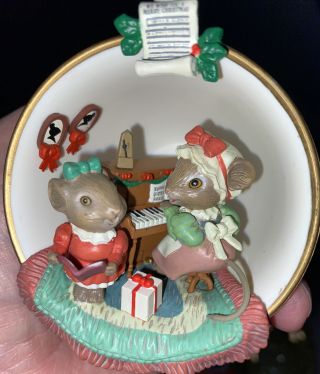 Vintage Enesco A Song For Santa Christmas Ornament 1991 Cozy Tea Cup Mice Piano