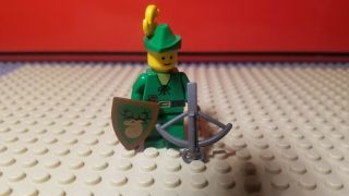 Lego Vintage Castle Forestmen Minifigure W/ Stag Shield - Crossbow & Feather