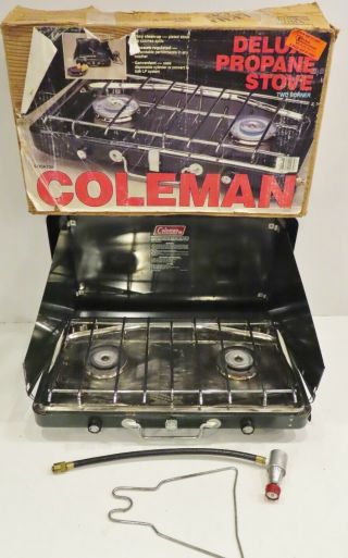 Vintage 1986 Coleman Two Burner Deluxe Propane Camp Stove 5410 Green & Regulator