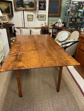 D.  R.  Dimes Vintage Tiger Maple Dining Table