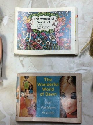 Vintage The Wonderful World Of Dawn 2 Dolls 5 Dresses,  Hanger,  Stand,  2 Booklet 2