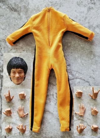 Enterbay 1/6 Scale Bruce Lee Game Of Death Smiling Head / Hands / Track Suit Set