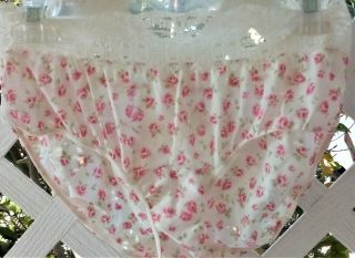 Vintage Olga Rosebuds On White Nylon W/ 3 " Lacy Waistband Back Seamed Panty 7