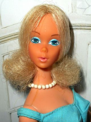 Vintage Deluxe Quick Curl Barbie In Dress Necklace & Turquoise Shoes