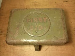 Antique First Aid Metal Box (army?) 7 - 1/2 " L X 5 " W X 3 " H Green Paint
