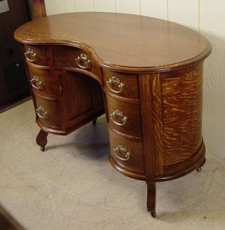 Antique Oak Kidney - Shaped Desk 3