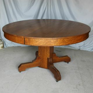 Antique Arts & Crafts Mission 54″ Round Oak Dining Table With 5 Leaves