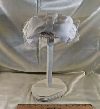 LADIES VINTAGE HAT,  WHITE ORGANZA BOWS,  VEIL,  OVAL FRAME,  SIDE GRIPS,  ONE SIZE 3