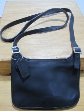 Vintage Coach Black Leather Slim Crossbody/shoulder Bag - No.  9142