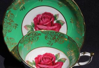 Paragon Green Tea Cup & Saucer Signed W/ Large Red Rose Gold Filigree Exquisite