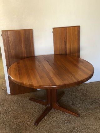 Vintage 60’s Glostrup Danish Modern Teak Expandable Round Dining Table 2 Leafs