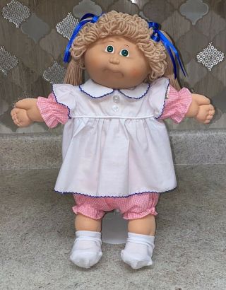 Vintage 1983 Cabbage Patch Doll In W/hong Kong Hm