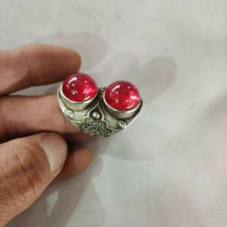 Chinese Old Craft Made Old Tibetan Silver Inlaid Red Zircon Silver Ring
