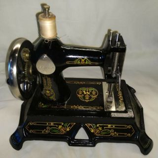 Near box,  tools Muller Antique Cast Iron No 19 Toy Sewing Machine 3