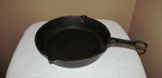 Vintage / Antique Wir Co.  Cast Iron Skillet 10 1/2 " Wide 2 3/8 " Tall