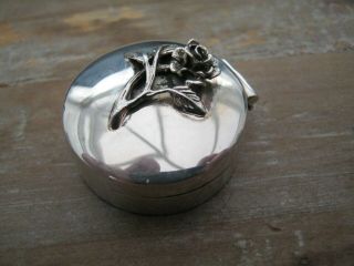 A English Hallmarked Sterling Silver Pill / Snuff Box With Rose Design