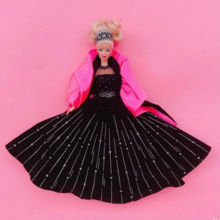 Vintage 1998 Holiday Barbie Doll Mattel 90 