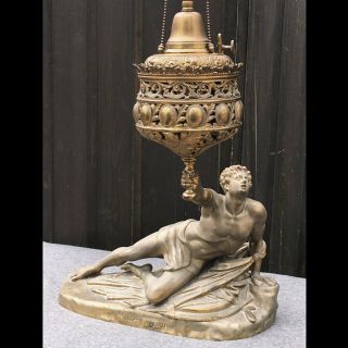 Antique Bradley Hubbard B&h Kerosene Figural Banquet Lamp Soldat Spartiate