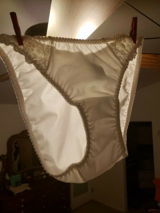 White Olga Bikini Nylon And Lace Panty Size 6/m With Back Seam