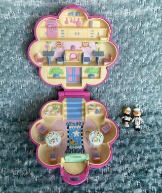 Vintage Polly Pocket Mr.  Fry’s Restaurant Compact And Dolls Complete 1990