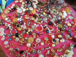 32 Antique And Vintage Clip And Screw Back Earrings - Many Singles