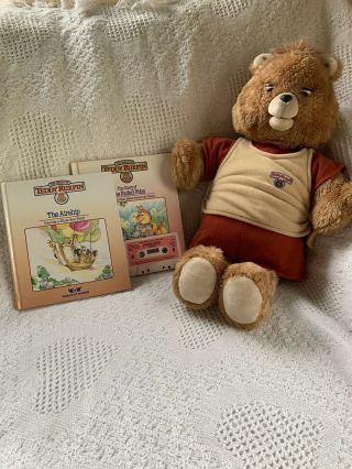 Teddy Ruxpin vintage 1985 with books and Tape 2