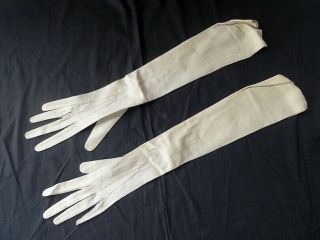 E129 Vintage Elegant Kid Leather Gloves 19” Long Size 6 1/2 Small - Ivory