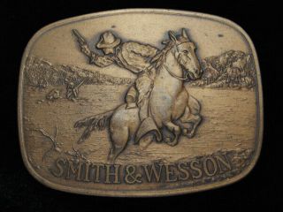 Qg09105 Vintage 1975 Smith & Wesson Gun & Firearm Company Belt Buckle
