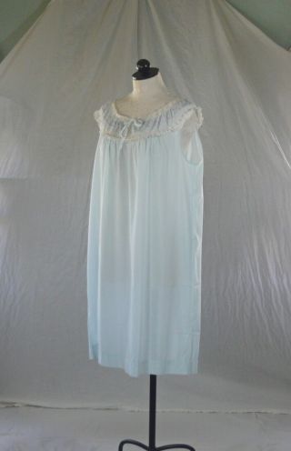 Barbizon Vintage 60s Pretty Blue " Mimi " Nightgown Lace,  Embroidery L