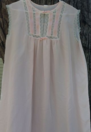 " Barbizon " Vintage Pale Pink - Embroidery Short Nightgown Sz L