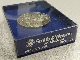 1981 SMITH & WESSON Belt Buckle.  44 MAGNUM Antique Silver Model 679 Box S&W 2