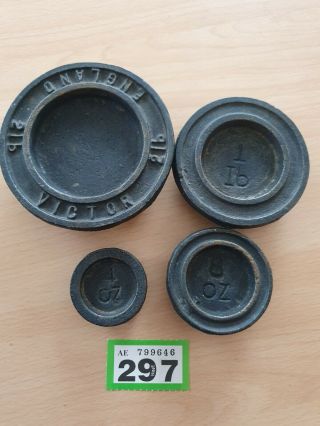 Vintage Set Of Cast Iron Scale Weights 2lb 1lb 8oz 4oz Paperweights