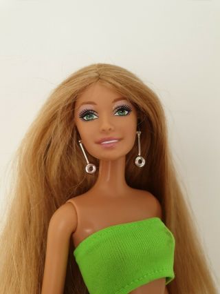2003 Barbie Dark Blonde Tan Doll with Clothes Y2K Fashion,  Earrings 2