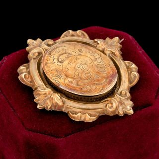 Antique Vintage Georgian 18k Gold Rococo Memento Mori Chased Locket Pin Brooch