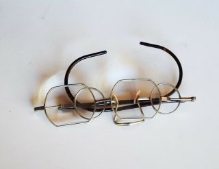 A antique magnifier Eyeglasses 3